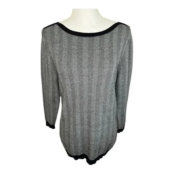 Ann Taylor Factory Women’s Medium Black & White Chevron Print‎ Sweater - Picture 1 of 6
